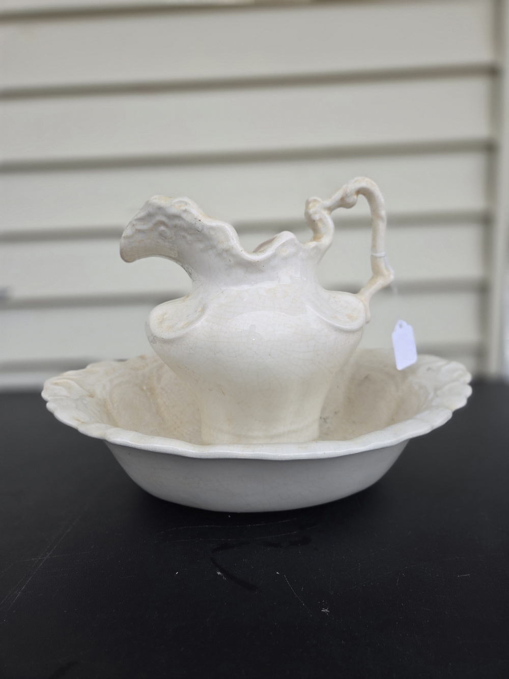 Antique-Style Cream Ceramic Pitcher and Basin Set
